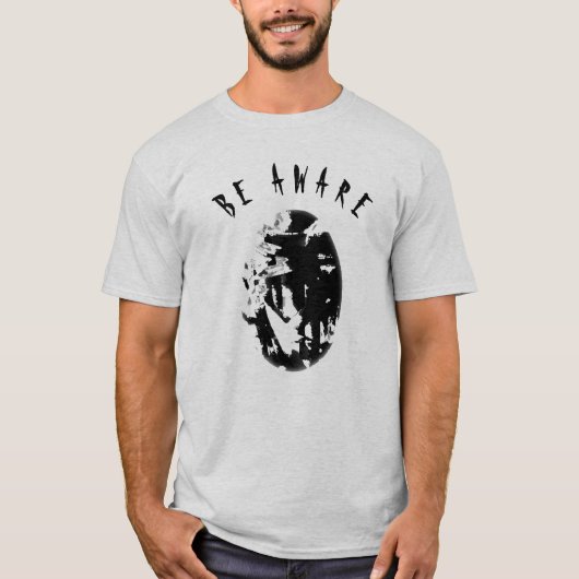 "Be Aware" zwart humoristisch, Inspirerend klein T-shirt (Voorkant)