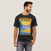 BE BETH YELLOWSTONE IN THE BACKGROUND T-SHIRT (Voorkant volledig)