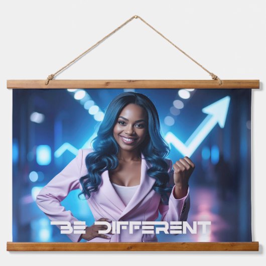 BE DIFFERENT HANGEND WANDKLEED (Voorkant)
