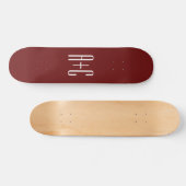 Be-editbare donkerrode achtergrond en witte tekst persoonlijk skateboard (Horizontaal)