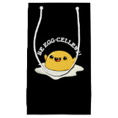 Be Egg cellent Funny Egg Pun Dark BG Klein Cadeauzakje (Voorkant)