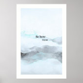 Be Here Now – Modern Minimalist Mountain Poster (Voorkant)