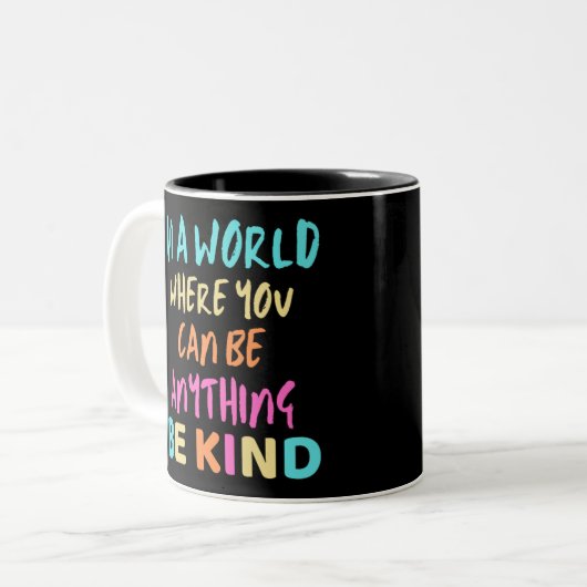 Be Kind Kindness Tweekleurige Koffiemok (Voorkant links)