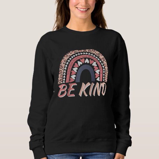 Be Kind Leopard Rainbow Motivational Quote Teacher Trui (Voorkant)