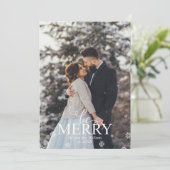 "Be Merry" Elegante typografie foto Feestdagenkaart (Staand voorkant)