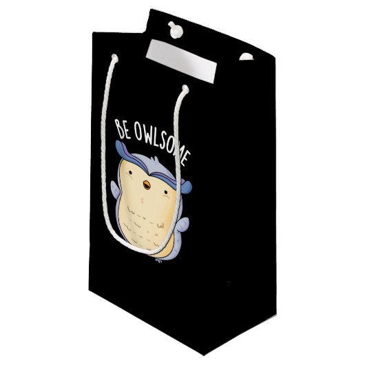 Be Owlsome Funny Owl Pun Dark BG Klein Cadeauzakje (Voorkant Gekanteld)