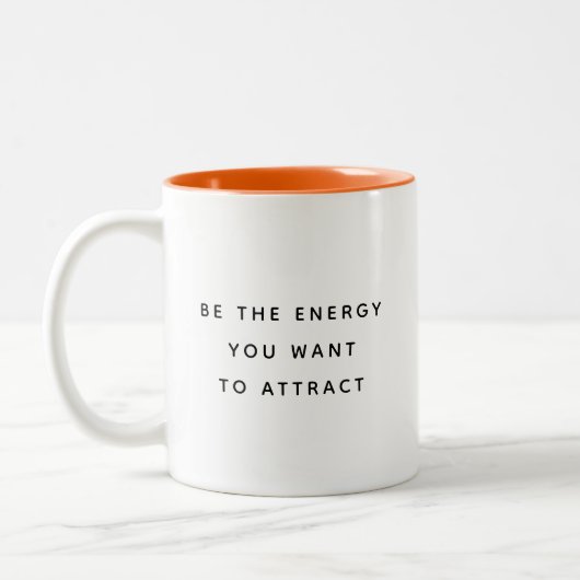 Be The Energy Typography Modern Two-Tone Mug Tweekleurige Koffiemok (Links)