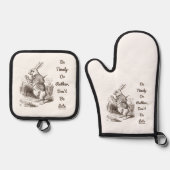 Be Timely- Or Rather, Don't Be Late White Rabbit Ovenwant & Pannenlap Set (Voorkant)