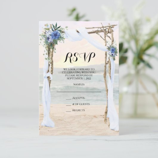 Beach Arbor Sunset Blue Orchid Wedding RSVP Kaart (Staand voorkant)