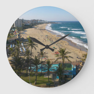 Beach at Margate, South Coast, Kwazulu-Natal 2 Grote Klok