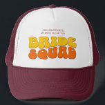 Beach Bachelorette Party Bruid Squad Bruidsmeisje Trucker Pet<br><div class="desc">Maak een plons op uw aankomende vrijgezellenfeest met deze prachtige retro vrijgezellenfeest gepersonaliseerde merchandise. Of je nu een strandtrip, een meisjesvakantie of een beste vriendenvakantie aan het vieren bent, deze op maat gemaakte groovy vrijgezellenfeestartikelen zijn de perfecte aanvulling op je onvergetelijke vakantie. Voeg een persoonlijke touch toe aan je vrijgezellenfeestsouvenir...</div>
