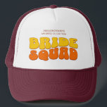Beach Bachelorette Party Bruid Squad Bruidsmeisje Trucker Pet<br><div class="desc">Maak een plons op uw aankomende vrijgezellenfeest met deze prachtige retro vrijgezellenfeest gepersonaliseerde merchandise. Of je nu een strandtrip, een meisjesvakantie of een beste vriendenvakantie aan het vieren bent, deze op maat gemaakte groovy vrijgezellenfeestartikelen zijn de perfecte aanvulling op je onvergetelijke vakantie. Voeg een persoonlijke touch toe aan je vrijgezellenfeestsouvenir...</div>