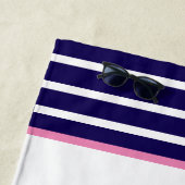 Beach & Boozy Personalized Bridesmaid Strandlaken (In situ)