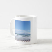 Beach Chairs wachten op je Koffiemok (Voorkant links)