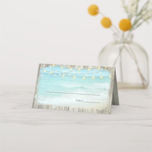 Beach Coastal Rustic Wood String Lights Wedding Plaatskaartje (Voorkant)