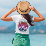 Beach Cruise Custom Family Reunion Pocket Women's T-shirt<br><div class="desc">Koel samen met familievrije t-shirts voor een vader, moeder, zus en broer die op een eilandcruise draag. Met mooie palmbomen voor een roze strandzonsondergang. Ideale aangepaste t - shirts voor je zomerreis naar het zee. Pas aan met jouw naam op de voorzijde en de tekst van de gezinshereniging op de...</div>