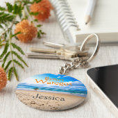 Beach gepersonaliseerd door Byron Bay Sleutelhanger (Zijkant)