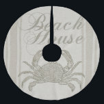 Beach House Crab Seashore Coastal  Kerstboom Rok<br><div class="desc">Dit strandkrabgeschenk is een kalmerend strandcadeau. Het afbeelding heeft een zandige tan achtergrond, met een patroon dat als canvas kijkt. Dit is perfect voor het strandhuis, en je krijgt de stemming in de zomer. Het keldertje moet kalmeren en het voelt alsof een casual stroper wegkomt. Voor een nautisch gevoel en...</div>