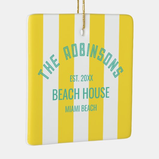 Beach House Custom Naam Geel Cabana Stripe Keramisch Ornament (Rechts)