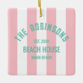 Beach House Custom Naam Pink Cabana Stripe Keramisch Ornament (Voorkant)
