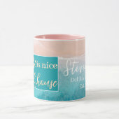 Beach House Pun Elegant Script Aangepaste familien Mok (Midden)