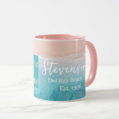 Beach House Pun Elegant Script Aangepaste familien Mok (Voorkant rechts)