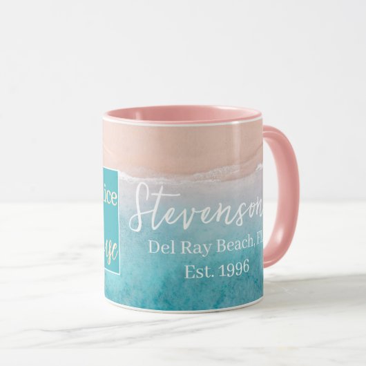 Beach House Pun Elegant Script Aangepaste familien Mok (Voorkant rechts)