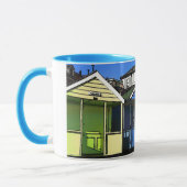 Beach huts and blue skies enlish sebe side foto mok (Links)