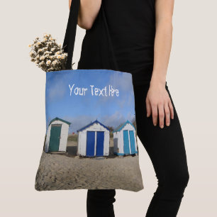 Beach huts blue skies zand engelse zee-strand tote bag