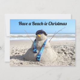 Beach Kerstmis Kaart-Sand Sculpture Snowman - flat Feestdagenkaart