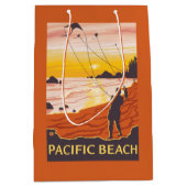 Beach & Kites - Pacific Beach, Washington Medium Cadeauzakje (Voorkant)