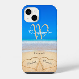 Beach Koppel Harten in Zand Familie Monogram Hoes iPhone 14 Hoesje