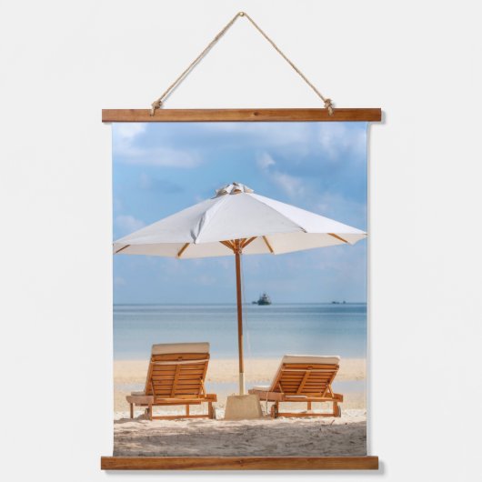 Beach Lounge Chairs with Umbrella Hangend Wandkleed (Voorkant)