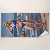 Beach model girl pose in Bikini Beach Towel Strandlaken (Voorkant)