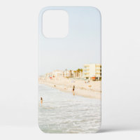 BEACH NEAR GEBOUW OP DAGTIME