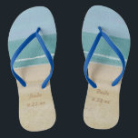 Beach Ocean Sand Bride Wedding Teenslippers<br><div class="desc">Deze teenslippers zijn klaar voor de bruid op haar trouwdag. Ze hebben een  schilderij van zand,  oceaan en lucht,  en elke schoen heeft een plaatsaanduiding voor de trouwdatum.</div>