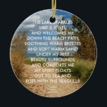 BEACH PATH ORNAMENT OF PENDANT<br><div class="desc">Dit is een van mijn favoriete plaatsen om te gaan en dat is het meer en strand. Het is zo ontspannen door het water dat luistert naar de golven en de warme zon en zo zacht en geruststellend ademt. Ik nam de foto en schreef het versum dat uitdrukt hoe ik...</div>