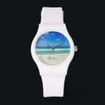 Beach Photo Beauful Ocean Waves Persoonlijk Horloge<br><div class="desc">Een prachtige strandfoto genomen op de ideale vakantiebestemming van Destin in Florida. De prachtige groene wateren van Sandestin spoelen naar de zandkust onder de serene blauwe hemel om de perfecte schilderachtig vakantiefoto te maken.</div>