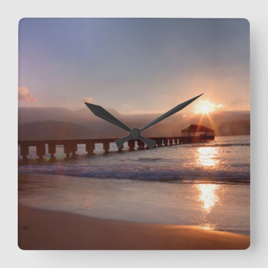 Beach pier bij zonsondergang, Hawaii Vierkante Klok (Voorkant)