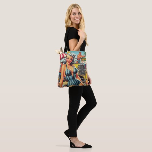  Beach Pin-up Tote Bag (Op model)