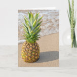 Beach Pineapple Friend Birthday Kaart<br><div class="desc">Tropische ananas op het strand zand met water voor de verjaardag van een vriend.</div>