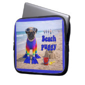 Beach Puggy Laptop Sleeve (Voorkant Links)