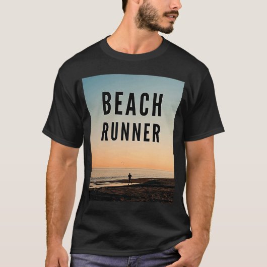 Beach Runner die op de Beach loopt T-shirt (Voorkant)