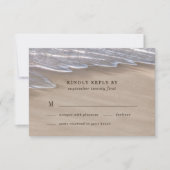 Beach Sand Hearts Elegant Tropical Modern Wedding RSVP Kaartje (Voorkant)