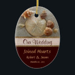 Beach Shells Wedding Favor Keramisch Ornament<br><div class="desc">Wedding Favors - unieke strandschelpen en deze keepaardsierans - perfect voor bruiloft of vrijgezellenfeest voor strandbruiloften. Pas met bruid en groom namen en gebeurtenisdatum aan. Bekijk onze coördinerende objecten in ons bruiloft - Beach Love Collectie.</div>