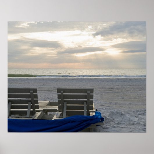 Beach stoelen op St. Pete's strand op zonsondergan Poster (Voorkant)
