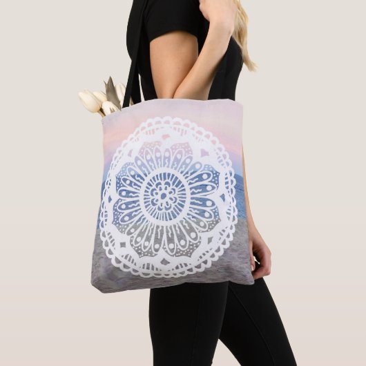 Beach Sunset Mandala Tote Bag (Dichtbij)
