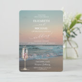 Beach Sunset, Waves, Champagne Glass Script Wedden Kaart (Staand voorkant)