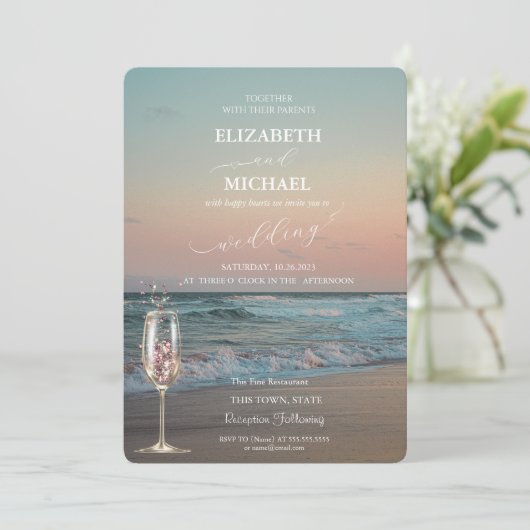 Beach Sunset, Waves, Champagne Glass Script Wedden Kaart (Staand voorkant)