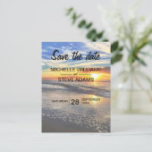 Beach Sunset Weddenschap Save the Date Aankondigingskaart (Staand voorkant)
